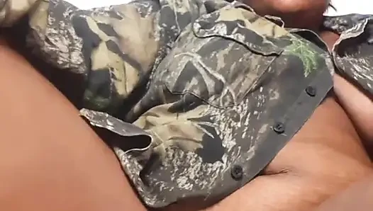 Tatlı zenci iri güzel mara egzotik tek başına fışkırtarak mastürbasyon yapıyor