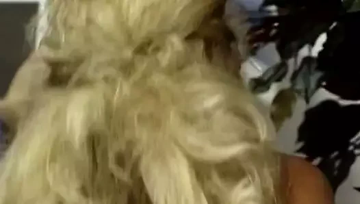 Klasik topuklu ve çorap klipsi