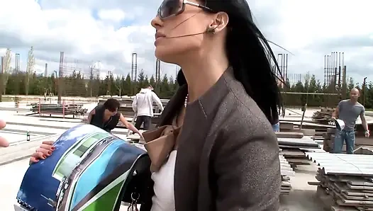 Rocco Doğal Doğan Sikiciler Ateşli Esmer Yarağa Tapıyor