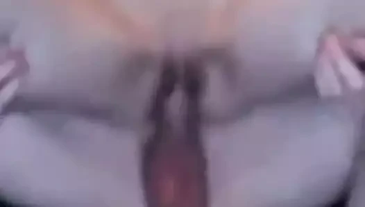 Burada bir kişiyle bağlantım var