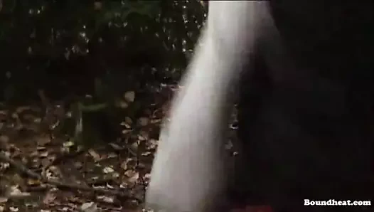 Hapishanede koşan köle kız tarafından başarısız kaçış