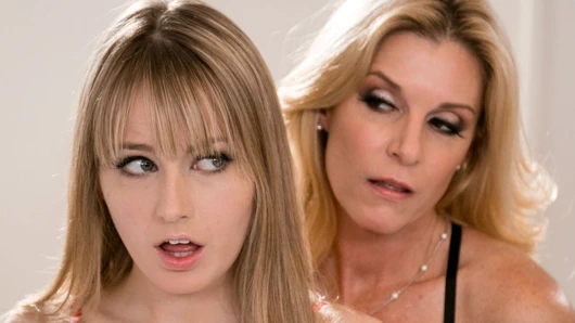 Beni boşaltıyorsun anne!