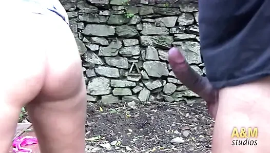 Entomolog ve karısı. Kocası onu tatmin etmediği için onu aldatıyor