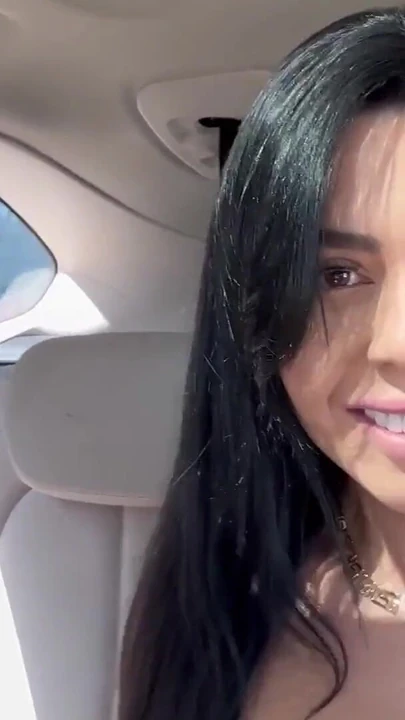 Знаковый момент из "Я пошла в супермаркет с моим мужем и в итоге мастурбирует и сквиртует на парковке"