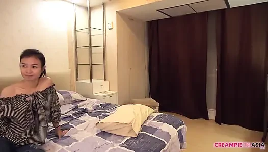 Tam güçle sikildim ve sonra döllendim