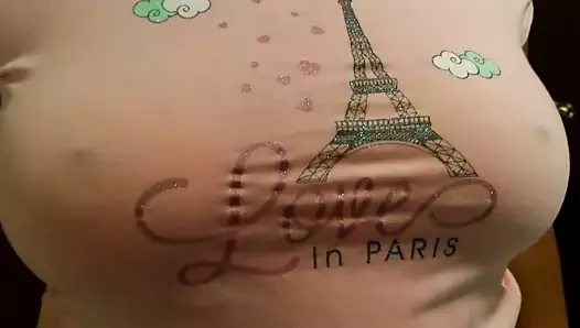 Mamilos pontudos de uma amiga peituda 4