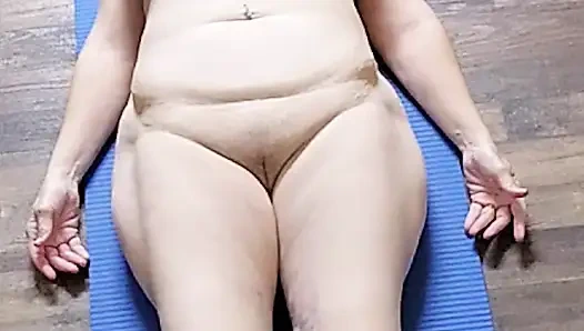 Ben yoga yaparken gel beni sik!