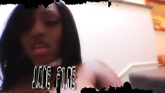 Kız arkadaşım yalamayı ve büyük sert siyah yarağımı amına sokmayı seviyor