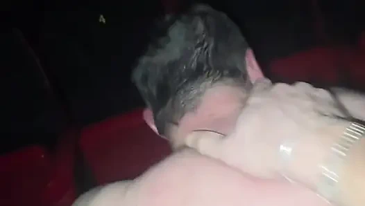 O kadar çok hoşuna gitti ki daha fazlası için geri döndü.