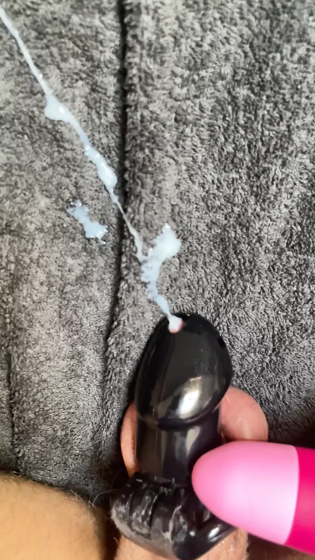 Cumming içinde bekaret kafes tarafından vibratör
