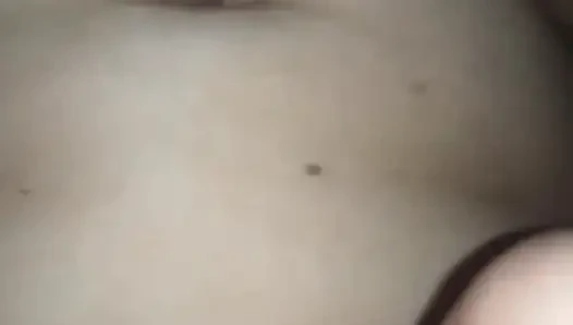 Her şeyi kaydediyor: beyaz sutyenli misyoner