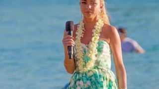 Sarah hyland mastürbasyon yapıyor.