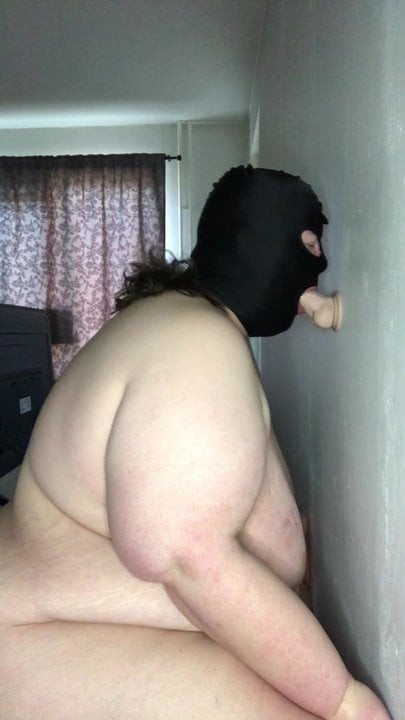 Ssbbw altında derin boğazlar yapay penis