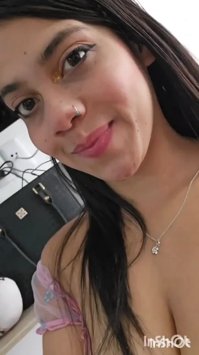 Üvey erkek kardeşimle sikişiyorum!