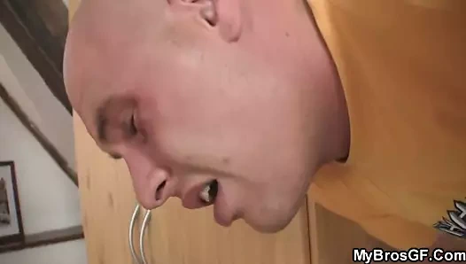 Tatlı sarışın bros gf yayılır bacaklar için onun