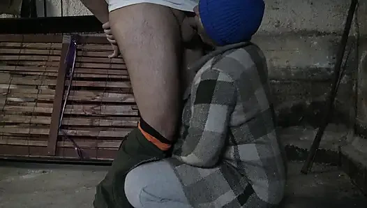 Fransız fahişe terk edilmiş binada onu anal sikmeme izin veriyor