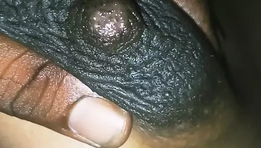 Amma'nın büyük göğüslerini emmek ve cumming