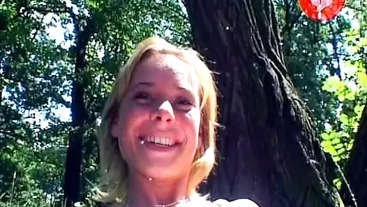 Nefes kesen Alman kız erkek arkadaşına amını parmaklatıyor