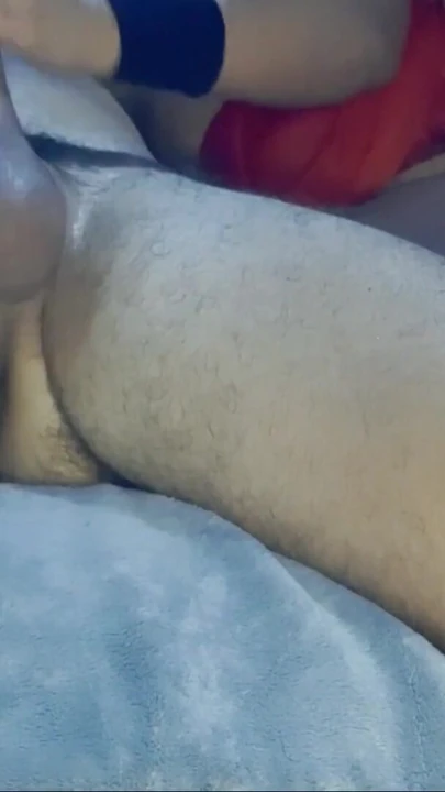 Birbirimizin göt deliğini çok sevgiyle parmaklayıp okşuyoruz. | Klip 2