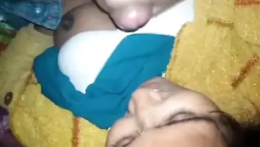 Basit kız arkadaşınla seksin tadını çıkar