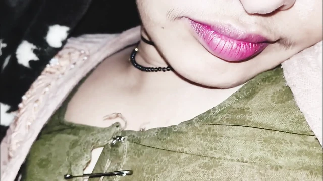 Sevimli üvey kız kardeşim bana dün sikişme şansı veriyor. İkimiz de tam gecenin tadını çıkardık