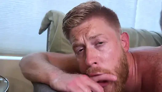 Sünnetsiz latin kral sikişiyor ve kızıl saçlının dibine boşalıyor