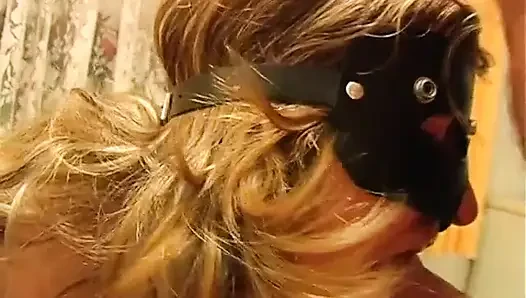 Seksi olgun iki sert yarak emiyor