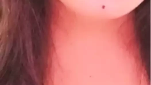 Siya tangoda canlı - Hintli bebeğin göğüsleri