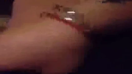 cumming üzerinde bir yapay penis