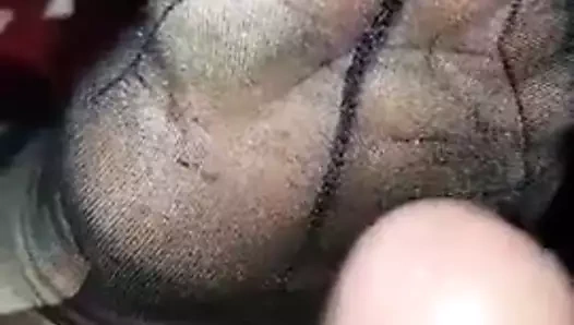 runkar till min frus nylonfot  FF