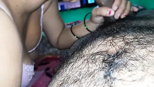 Hintli evli kadın sakso çekiyor