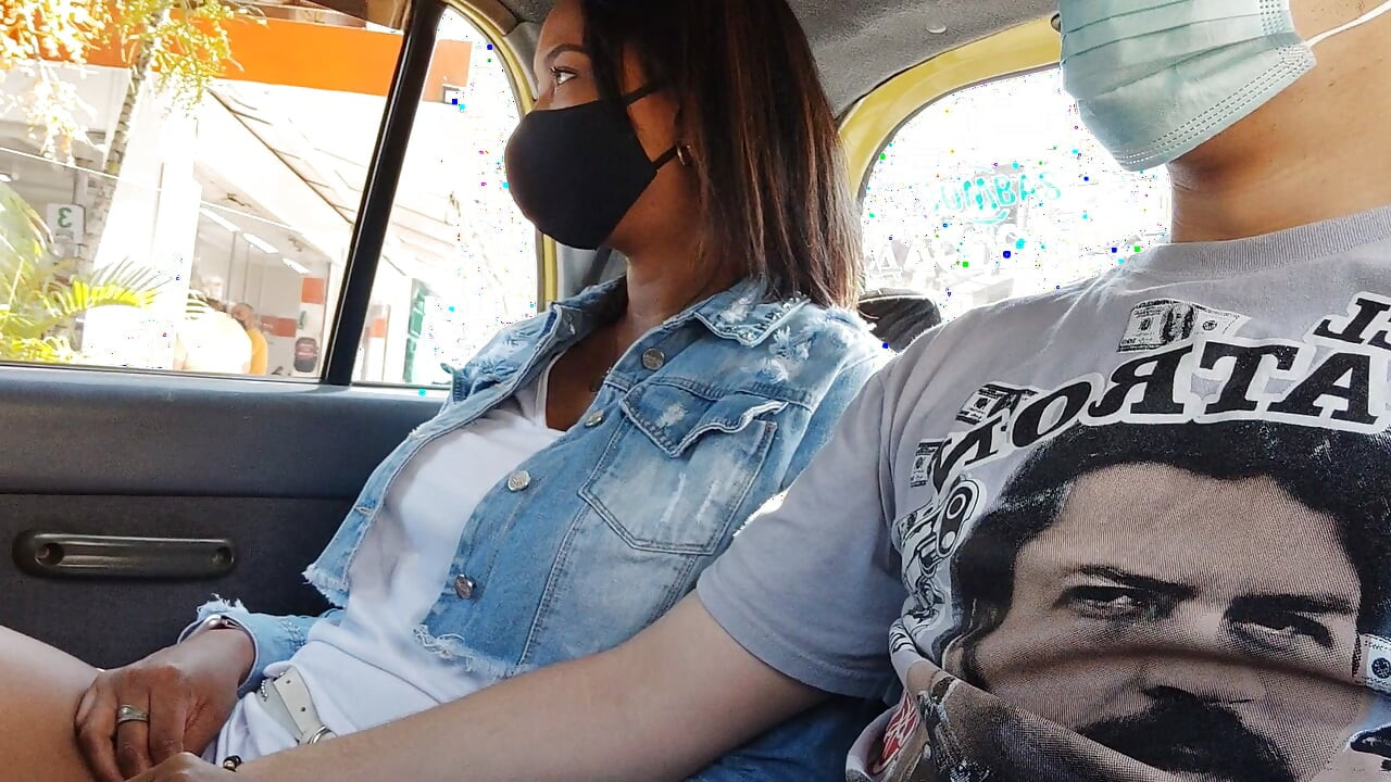 Uber'de kız arkadaşıma mastürbasyon yapıyorum