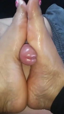 Abanoz araba footjob