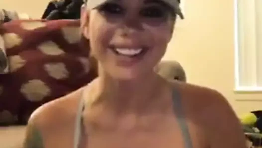 Büyük sahte memeler azdırıyor