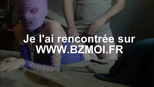 Il encule une soumise cagoulee