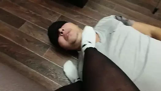 öğürme köle metresi içinde siyah çorap ve beyaz çorap