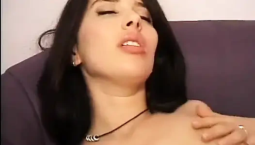 ITA Magnificent Veronica Bella in L'AFFARE SI INGROSSA scene 06