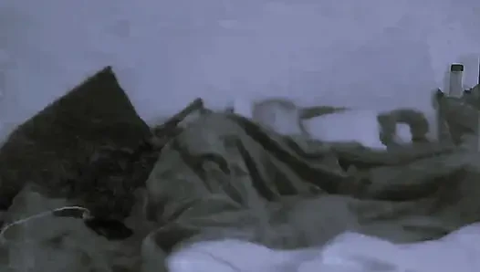 Boşalmam ve onun ateşli dölünü içime hissetmem gerekiyordu.