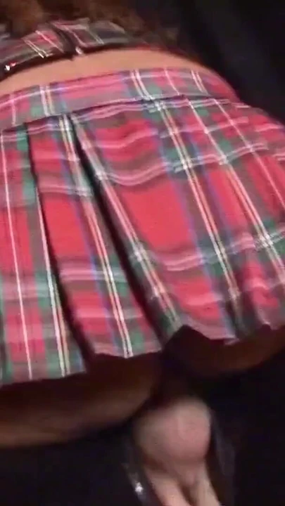 Волнующий момент из "Грубый трах для двух рабынь от хозяина огромного члена в ЖЖМ"