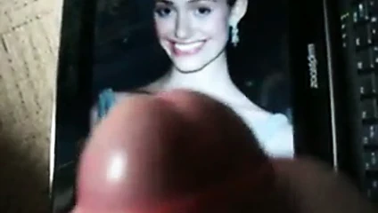 emmy rossum'a saygı duruşu