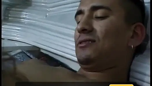 Harika memeli güzel esmer amına büyük bir yarak alıyor