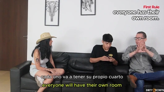 YURTDıŞıNDAN GELEN UZAK ÜVEY KıZ KARDEŞIMLE ÜVEY BABAMı GIZLEYEREK AYNı YATAĞı PAYLAŞıYORUM