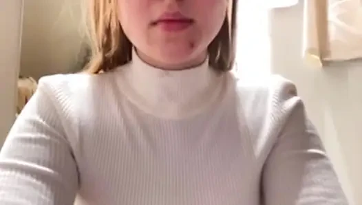 Nude ass jucielussie in the locker room