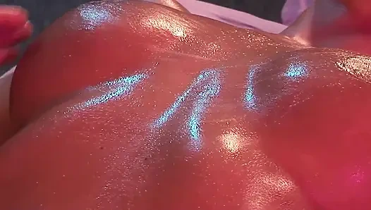 Yağlanmış kızlar sahnesi 4: yağlanmış sarışın genç Nicole Aniston erotik masaj yaptırıyor ve sonra yüze boşalma