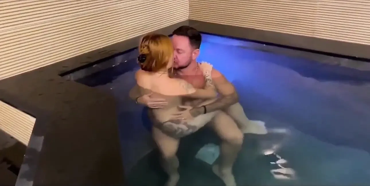 HD My Older Neighbor Couldnt Resist And Came To Fuck Me In The Pool (Latest) - Singapore Special