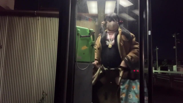 Self-training No. 39: Nighttime Exposure in Phone Booths and Vending Machines