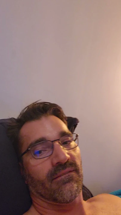 Penetrasyondan sonra vajinamı yalıyorum
Seks oyuncağımı da yalıyorum...