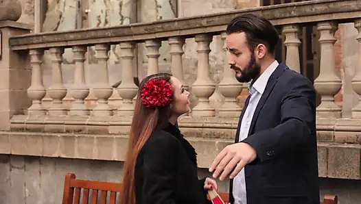 Polka Dot Etekli Hatun Ormanda Sert Sikiliyor