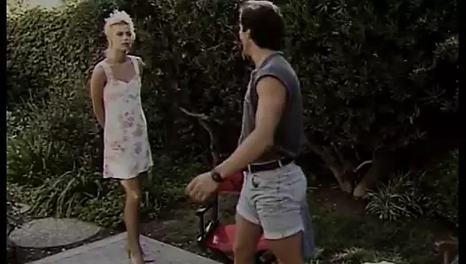 oldukça sıkı sarışın bebeğim verir kafa ve alır bir sabit horoz ve yüz havuz