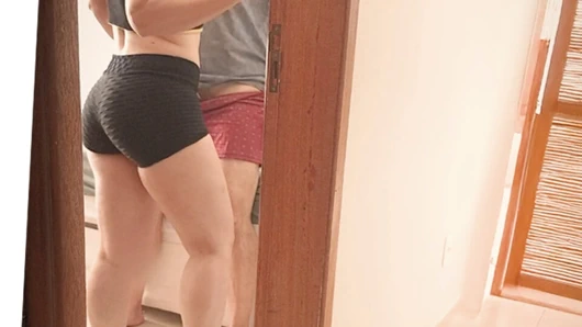 Evli kadın gizli sakso çekmeyi seviyor